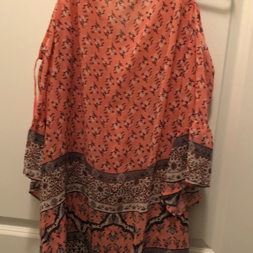 Plus Size Spring Blouse - Picture 5 of 5